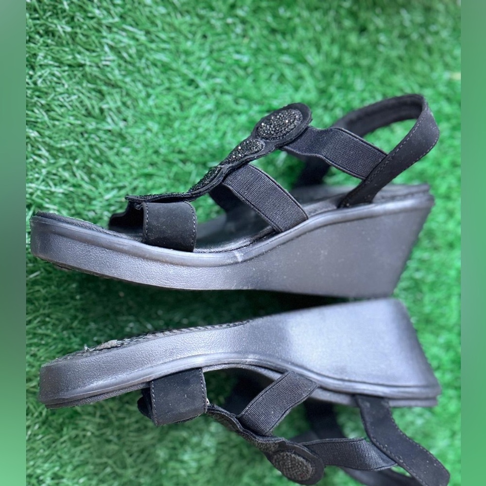 Skechers Women's‎ Black Wedge Sandals Size 9 - Picture 2 of 7